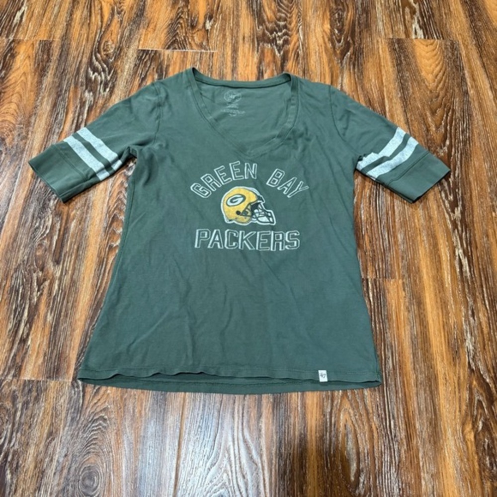 Green Bay Packers 47‎ Brand Women's V-Neck Graphic T-Shirt Green Size M NFL